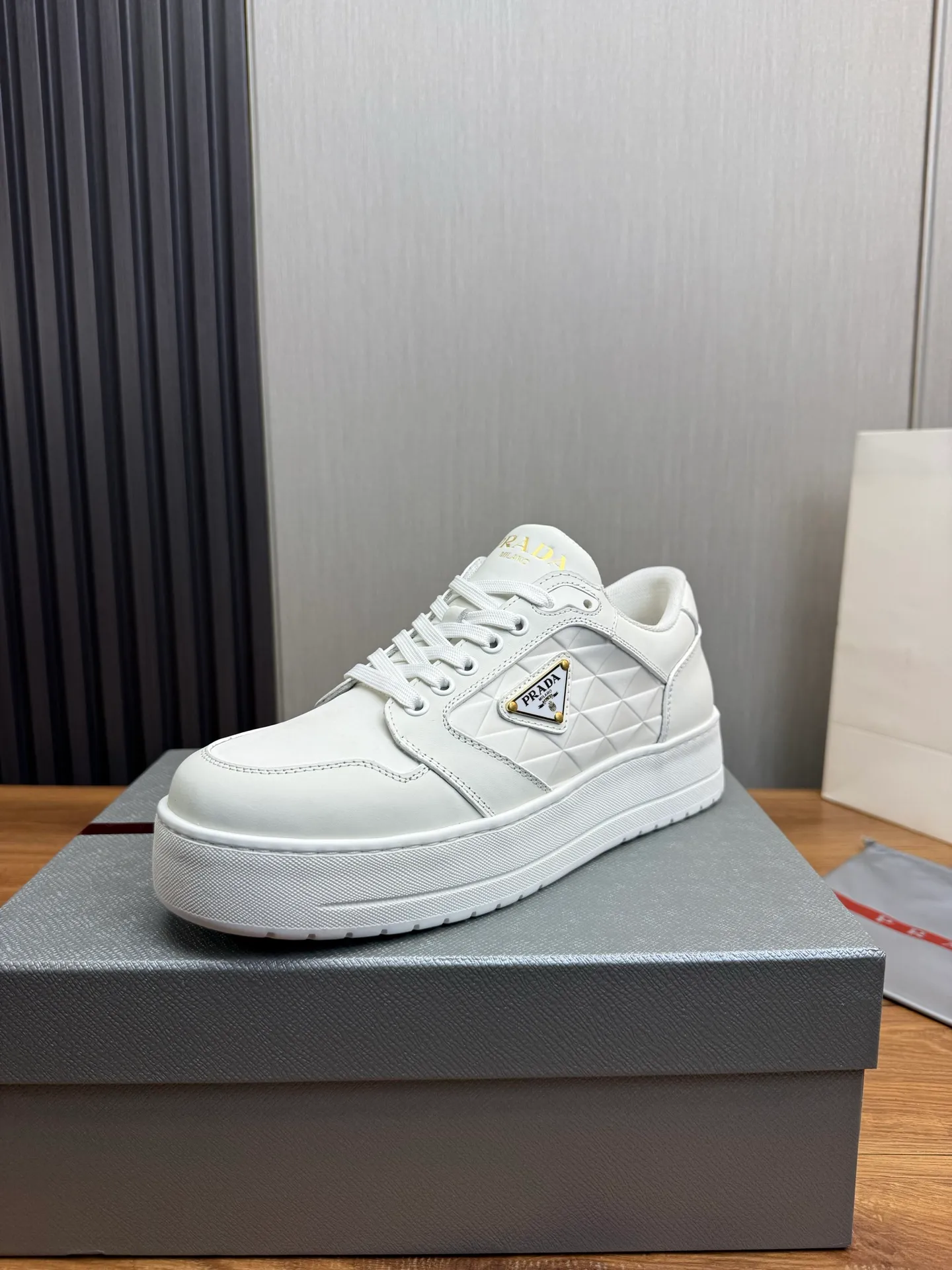 Men's shoes 💰580💰 [PRADA] Autumn and winter hot men's shoes shipped 👏Official website synchronized ⬆️Original fly-woven cowhide fabric + cowhide lining, 1⃣️:1⃣️reproduction, original sole, 38-45 (45. Customized, non-refundable)